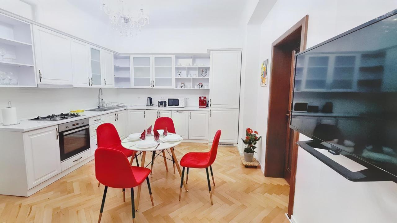 Spacious 5* Luxury In Historic Center Free Parking 클루지나포카 외부 사진